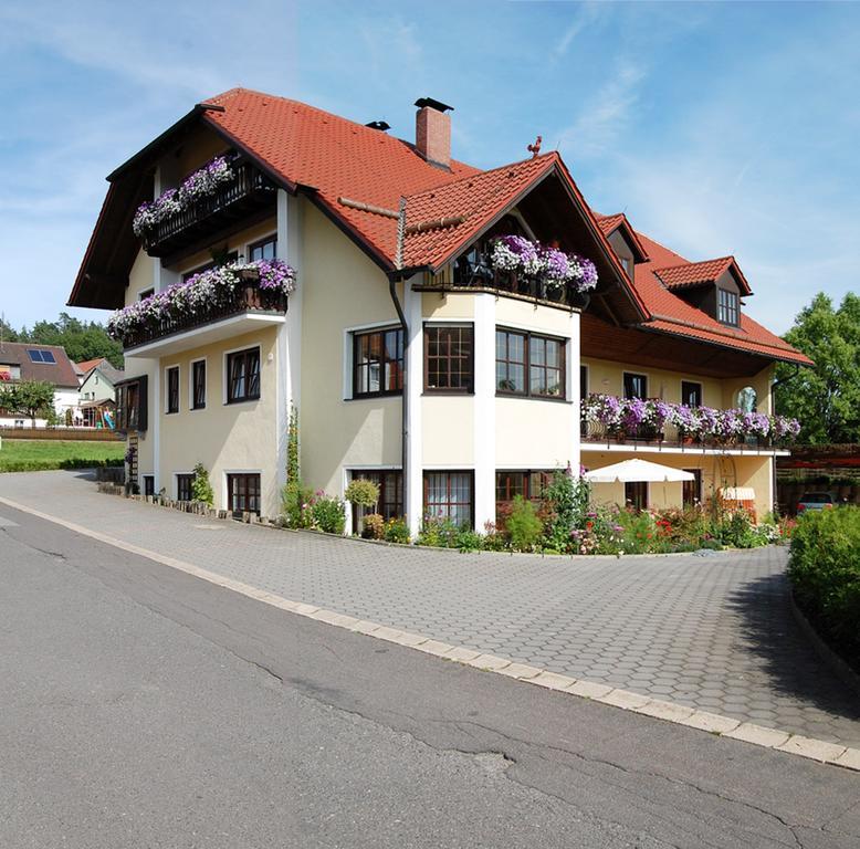Gaestehaus Am Sonnenhang Erbendorf Exterior photo