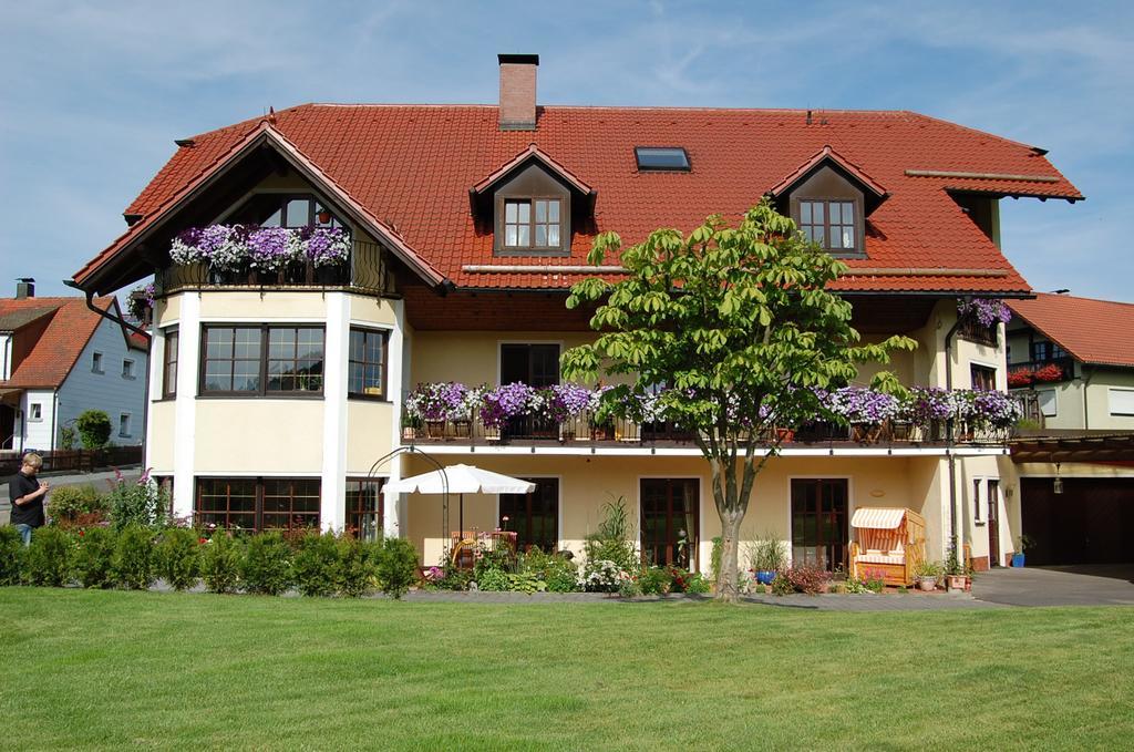 Gaestehaus Am Sonnenhang Erbendorf Exterior photo